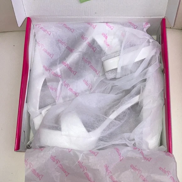 Dream Pairs White Chunky Heels - Picture 6 of 7